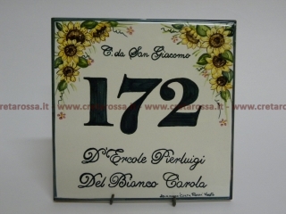 cod.art: nc35 - Mattonella in ceramica cm 15x15 con girasoli e scritta personalizzata. 